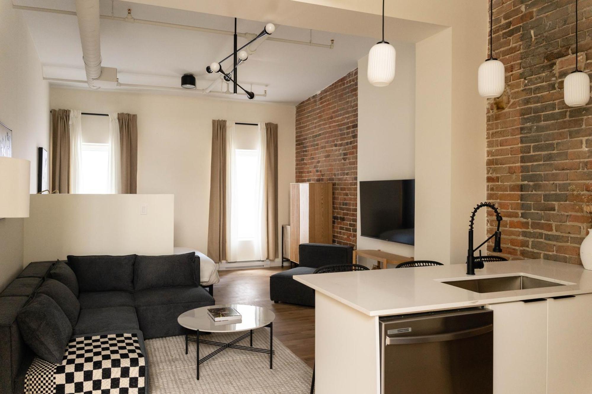 Maison Place Jacques-Cartier By Luxury In Transit Montreal Exterior photo