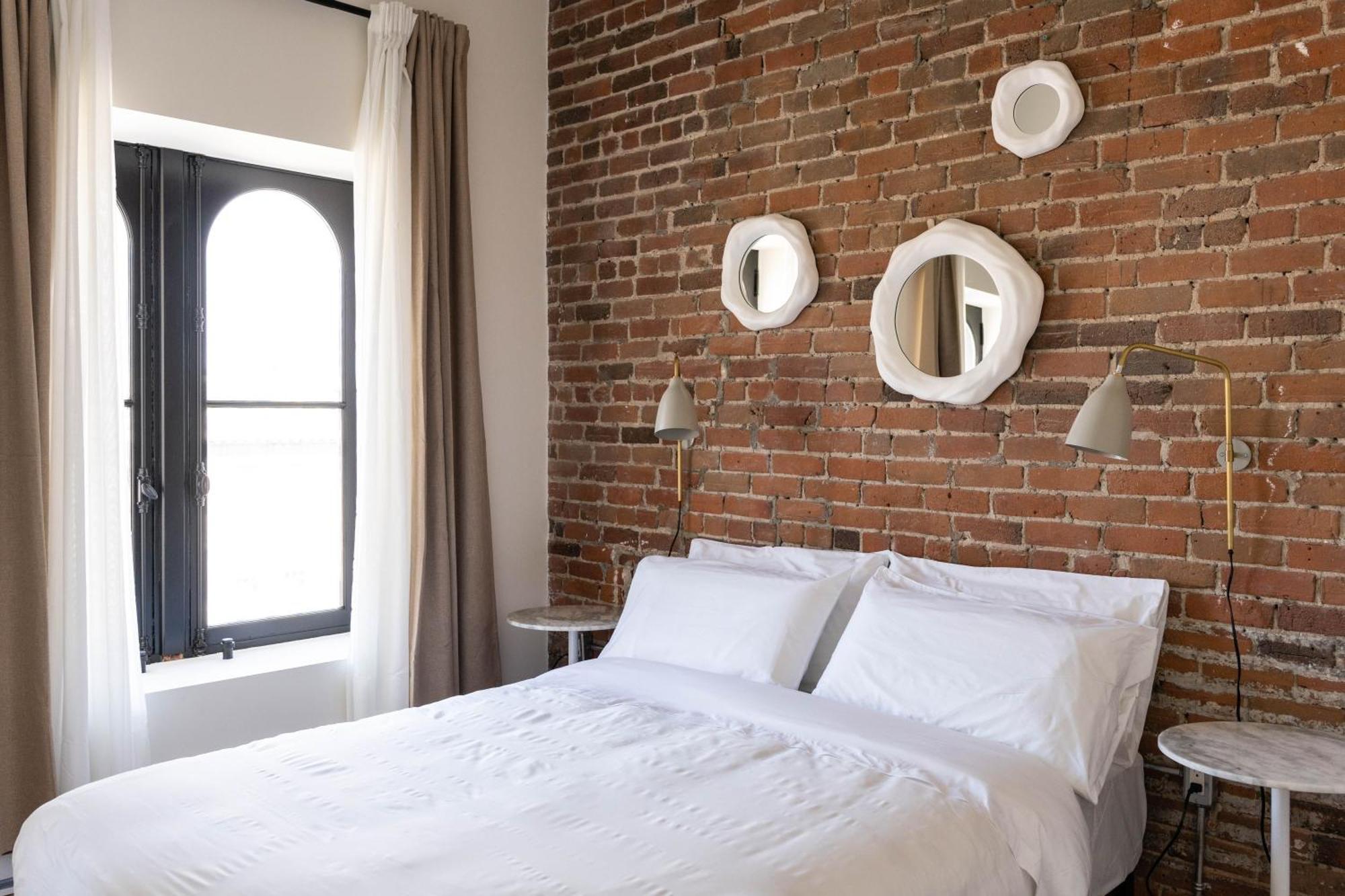 Maison Place Jacques-Cartier By Luxury In Transit Montreal Exterior photo