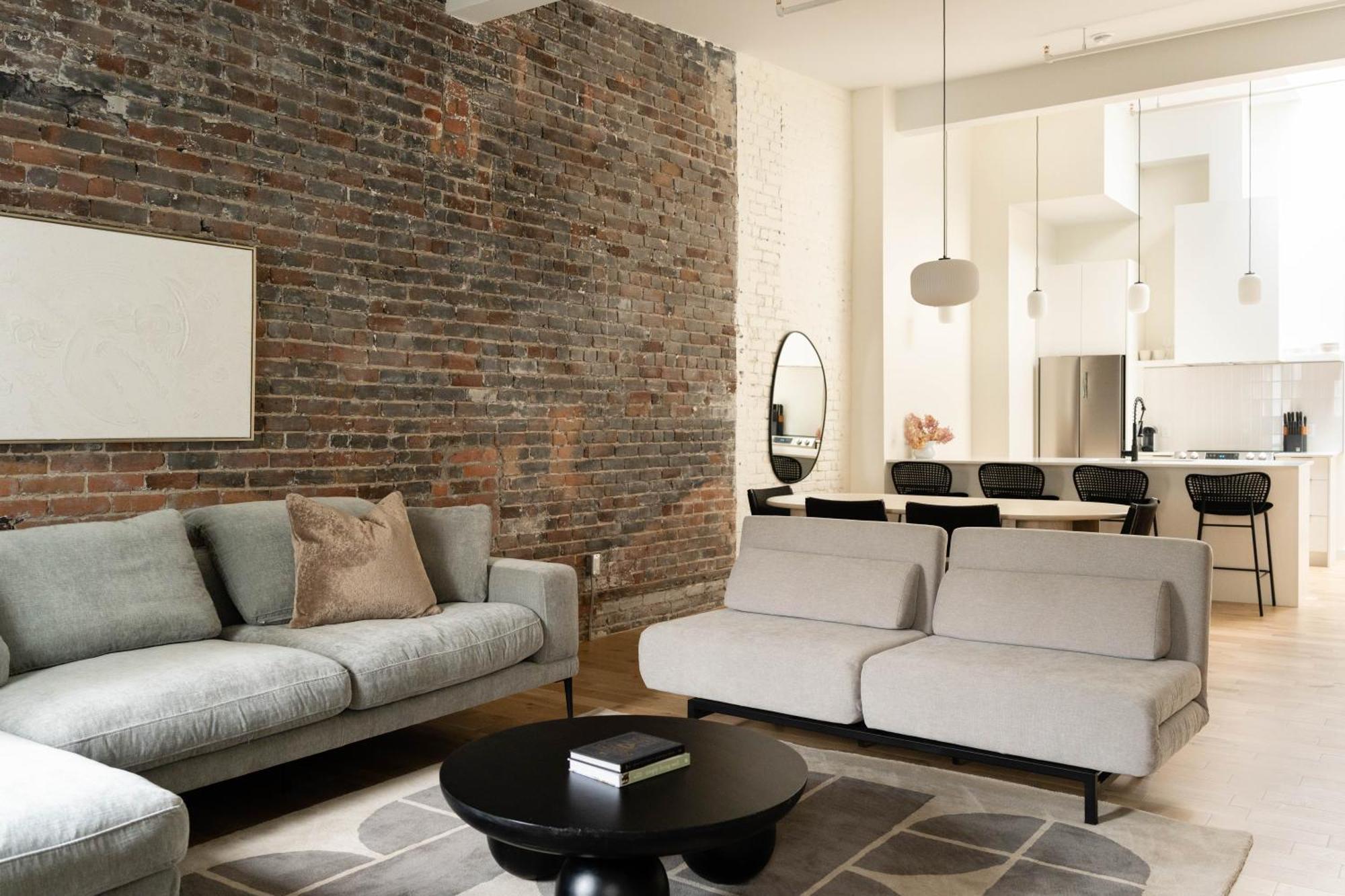 Maison Place Jacques-Cartier By Luxury In Transit Montreal Exterior photo